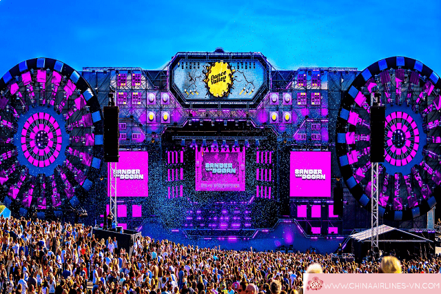 dance_valley_-_le_hoi_am_nhac_tai_amsterdam_ha_lan-min.png